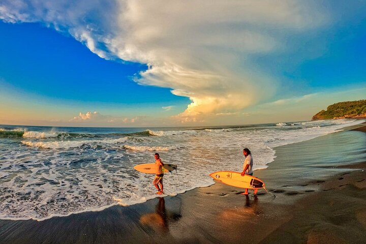 Surf City: El Tunco Beach ( Surf Lesson) + Tranfers to Nawi Beach House - Photo 1 of 7